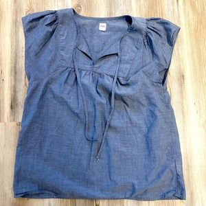 Beautiful chambray summer shirt from GAP!